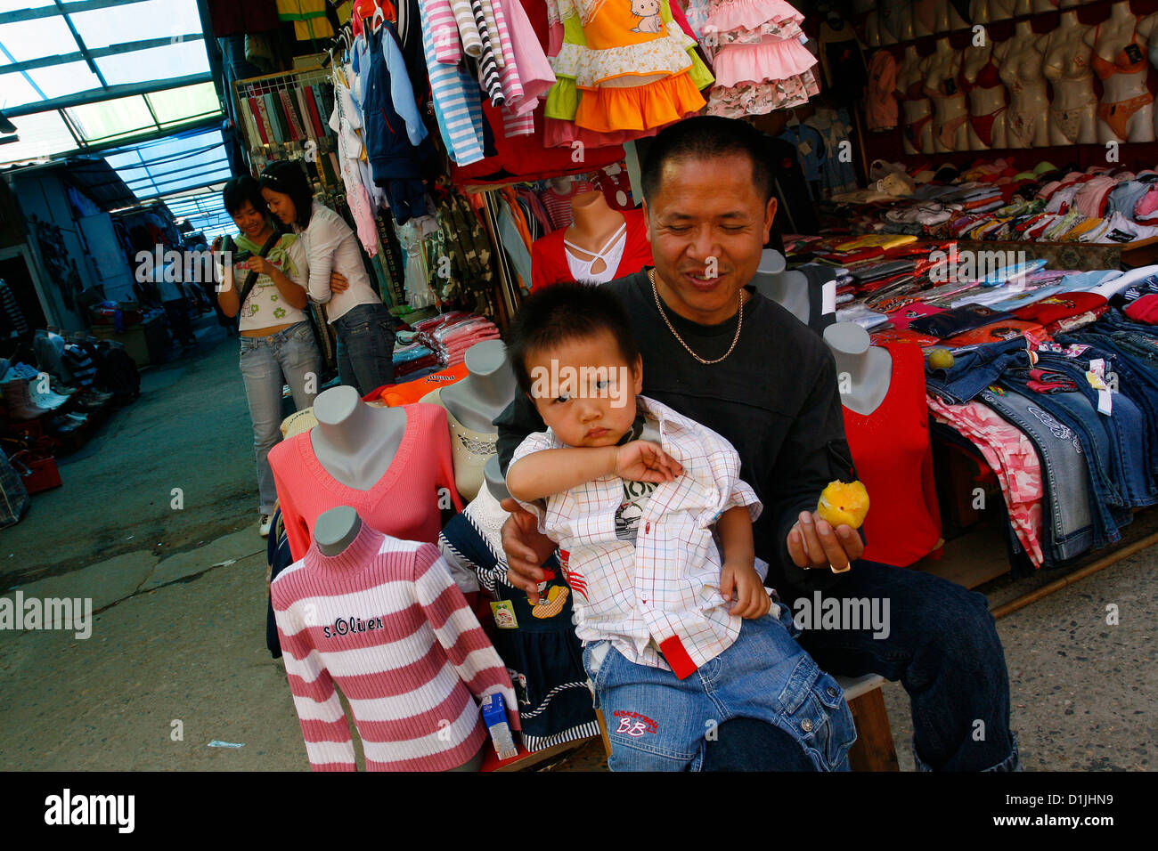 La comunità vietnamita di mercato del drago Cheb Repubblica Ceca Foto Stock