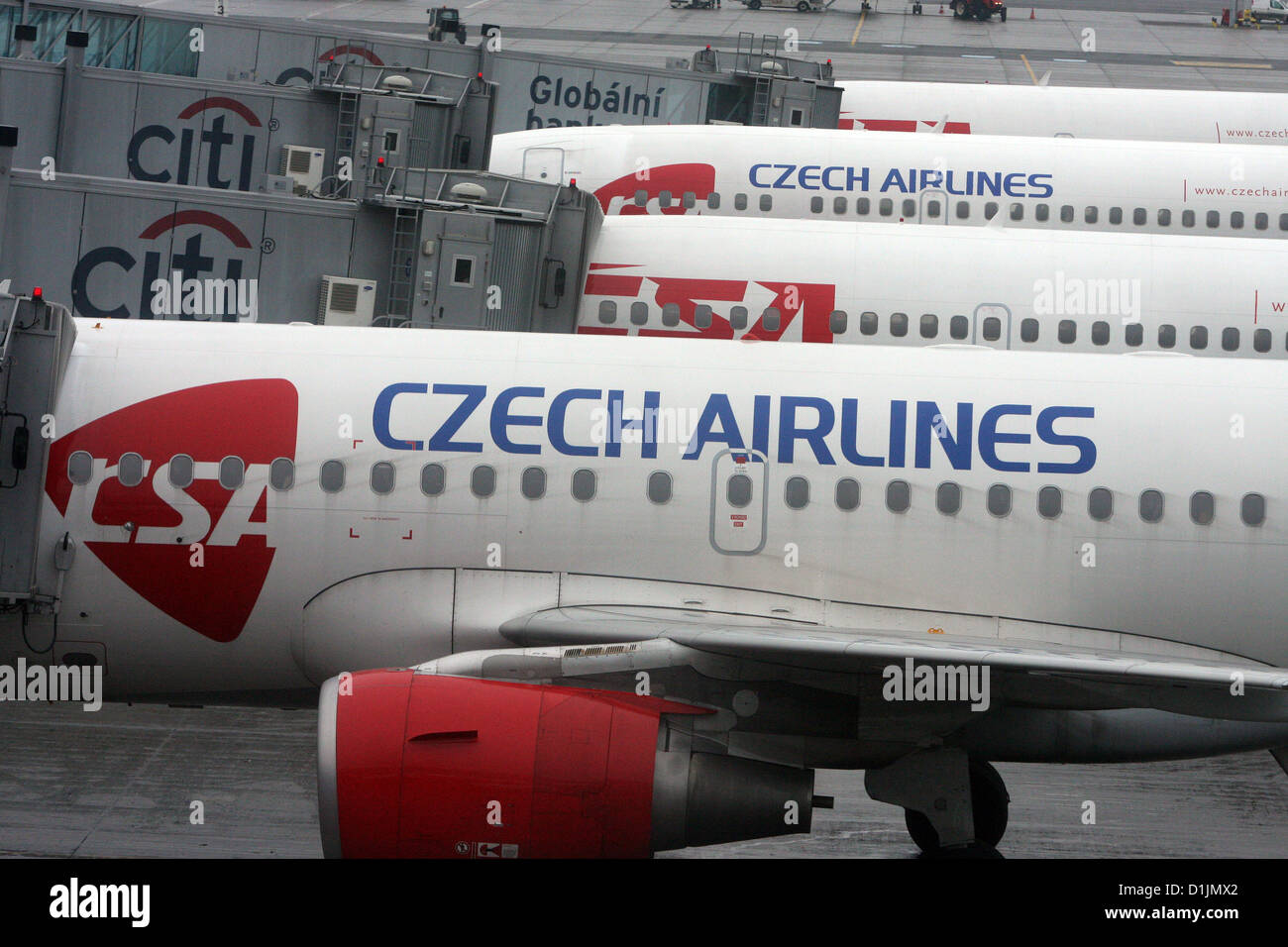 CSA Czech Airlines aereo Praga Ruzyne. Il trasporto di viaggio, viaggio, vacanza, ali Foto Stock