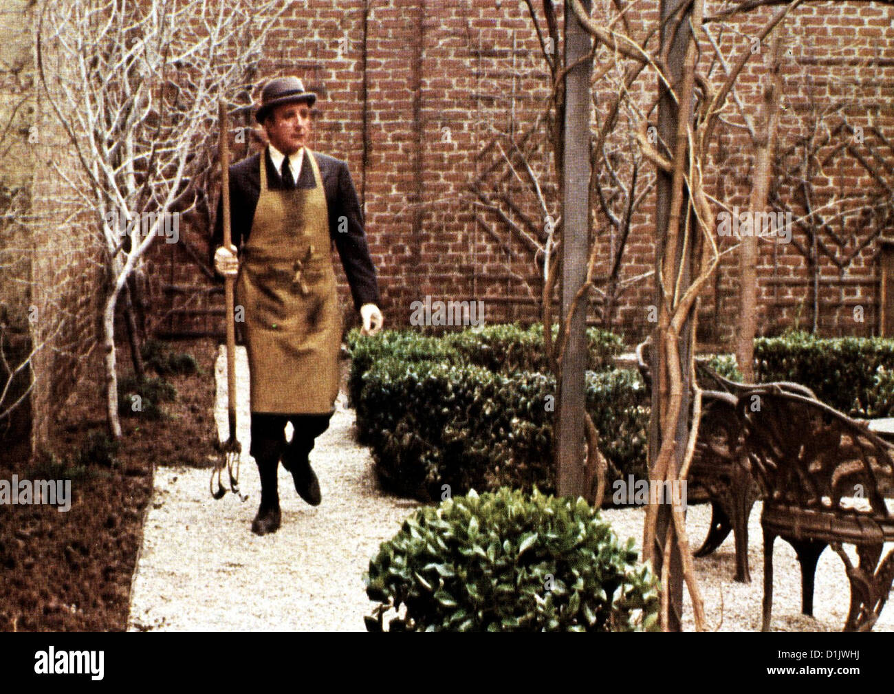 Willkommen, il sig. possibilità essendo lì Peter Sellers Der geistig zurueckgebliebene Gaertner possibilità (Peter Sellers) hat das Haus Foto Stock