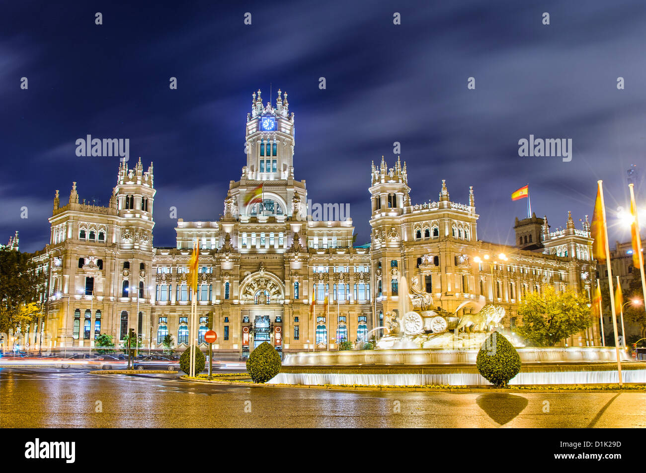 Plaza de Cibeles con il Palacio de Comunicaciones, Madrid, Spagna Foto Stock