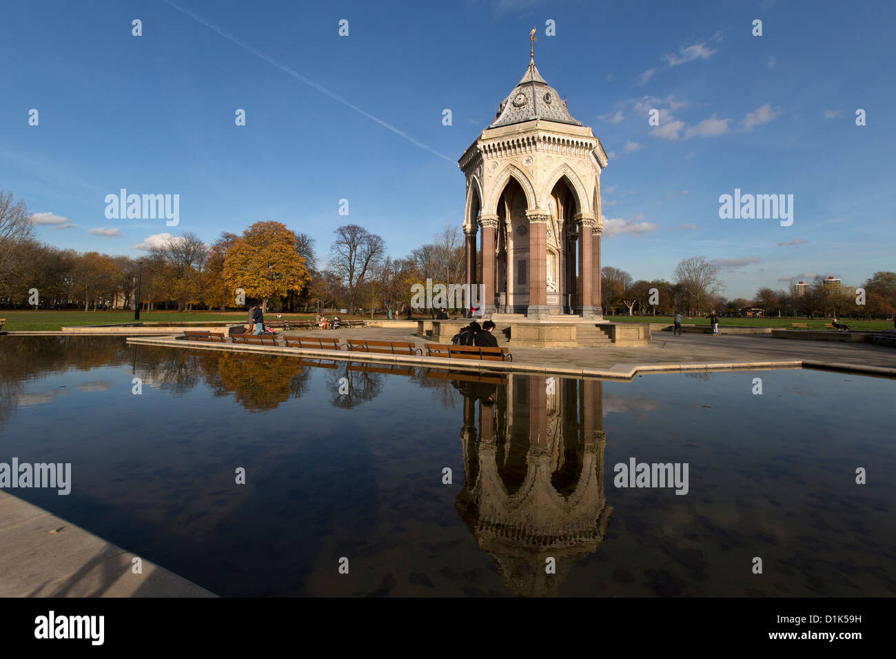 Victoria Fontana, un elaborato fontanella, donati da Angela Burdett Coutts nel 1862, Victoria Park, Londra, Inghilterra, Regno Unito. Foto Stock