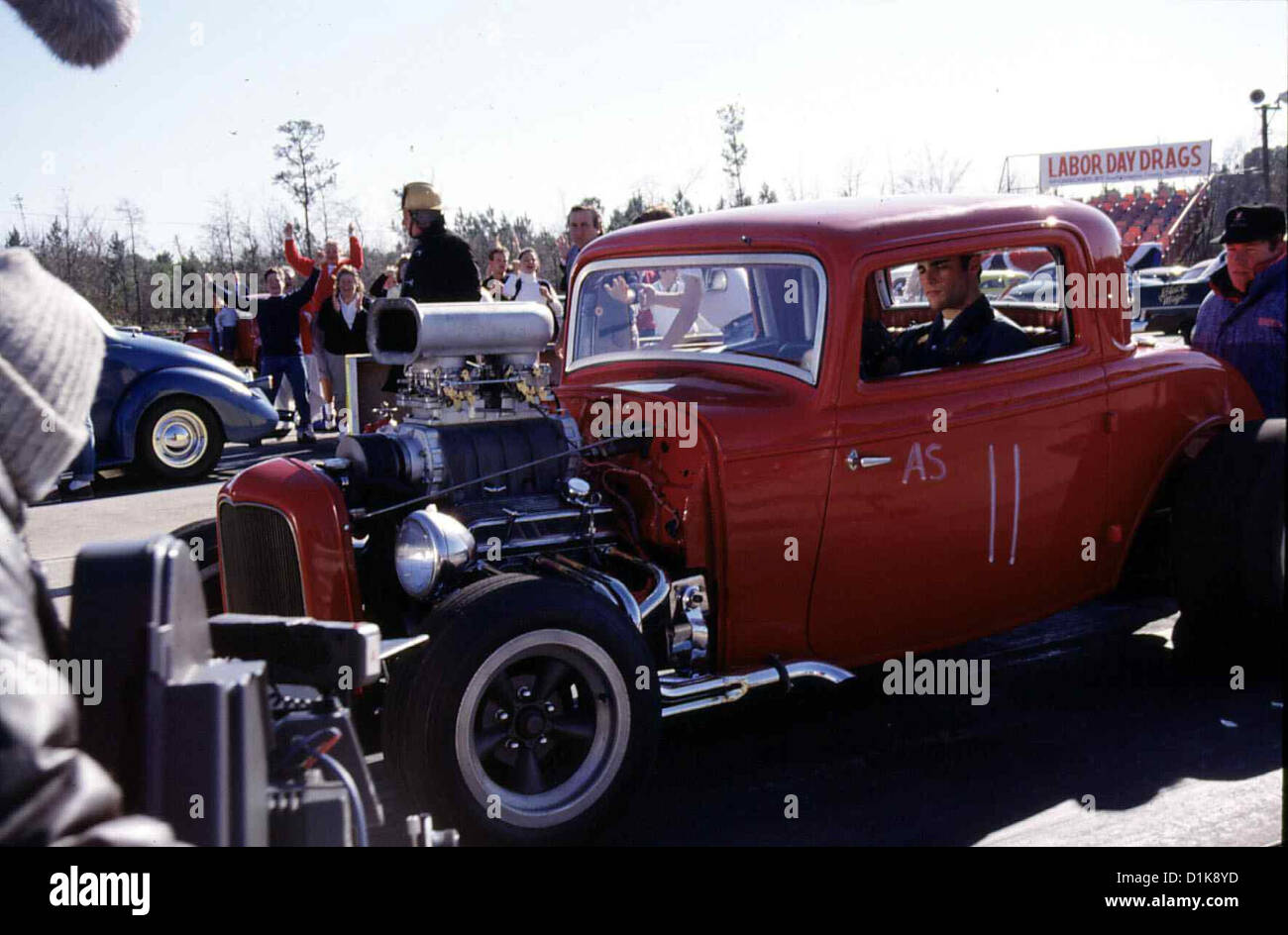 Ps-Liebe Deuce Coupe Brian Bloom Ray Fitzpatrick (Brian Bloom,2vr, bei den Dreharbeiten) ist mit seinem 1932er Ford Deuce Foto Stock
