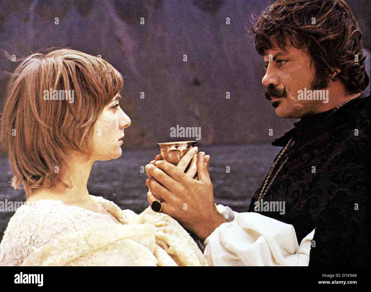 Die Teufel diavoli, Gemma Jones, Oliver Reed Pater Grandier (Oliver Reed) wird beschuldigt mit dem Teufel im Bunde zu stehen. Foto Stock