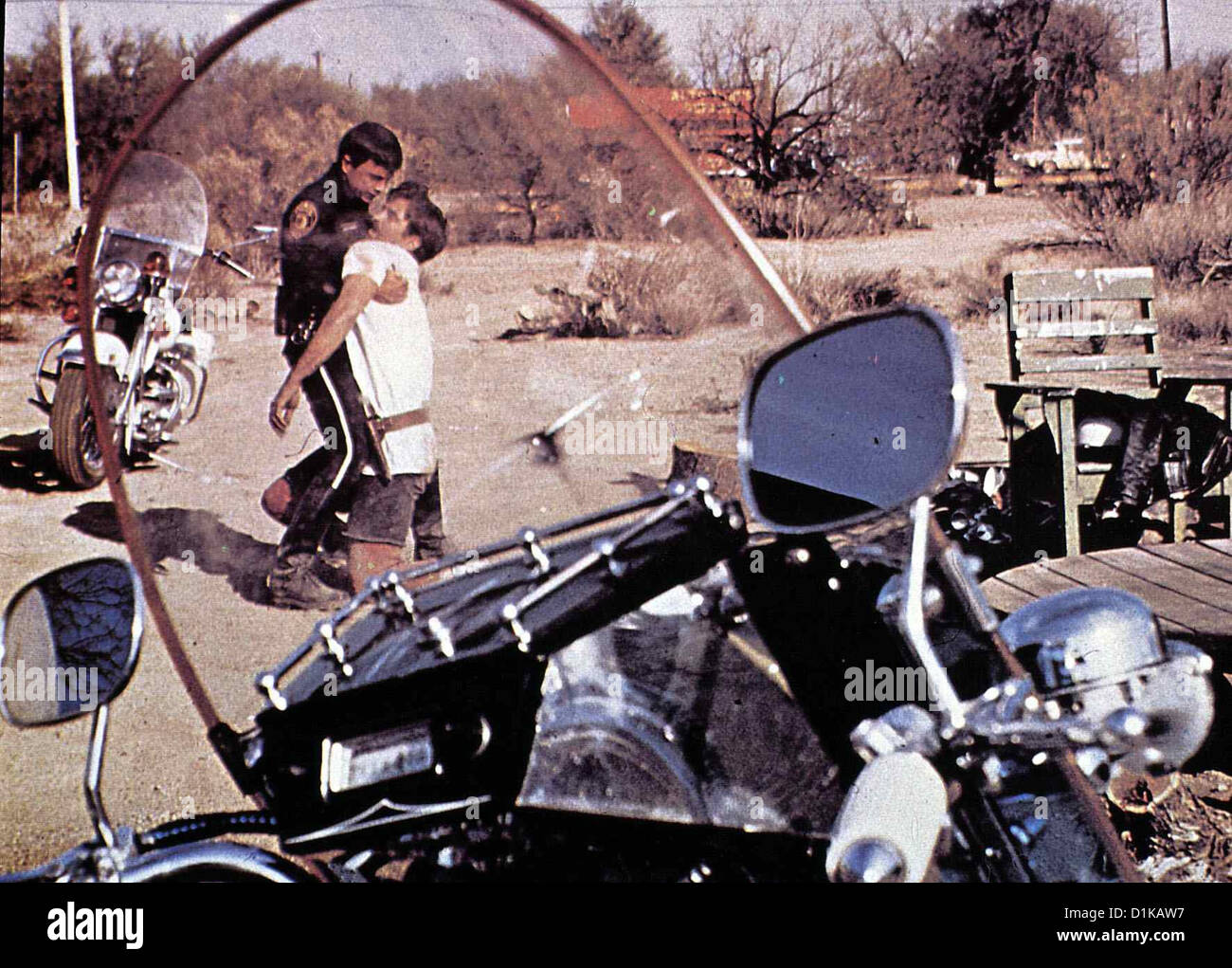 Harley Davidson 344 Electra Glide In Blue Robert Blake, Billy 'Verde' Bush Im Streit erschiesst John wintergreen (Robert Foto Stock