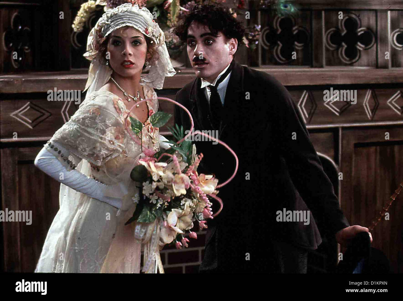 Chaplin Chaplin Marisa Tomei, Robert Downey Neben Mabel Normand (Marisa Tomei) gibt Charlie (Robert Downey) sein debutto in Foto Stock