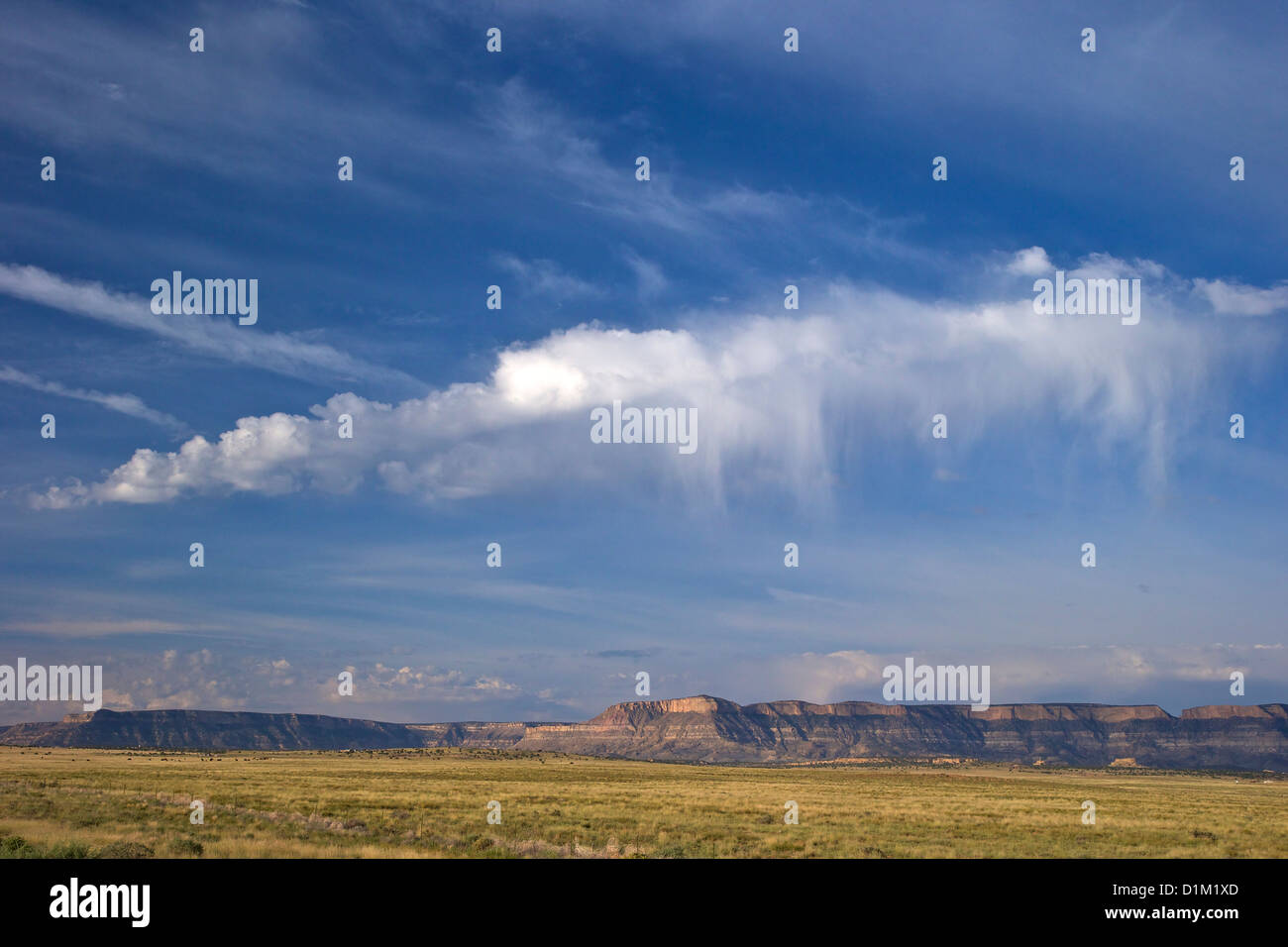 Alba nuvole sopra Arizona, sud della Monument Valley, Stati Uniti d'America Foto Stock