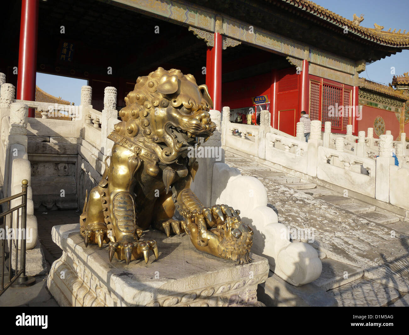 Cinese in bronzo statua di Lion Foto Stock