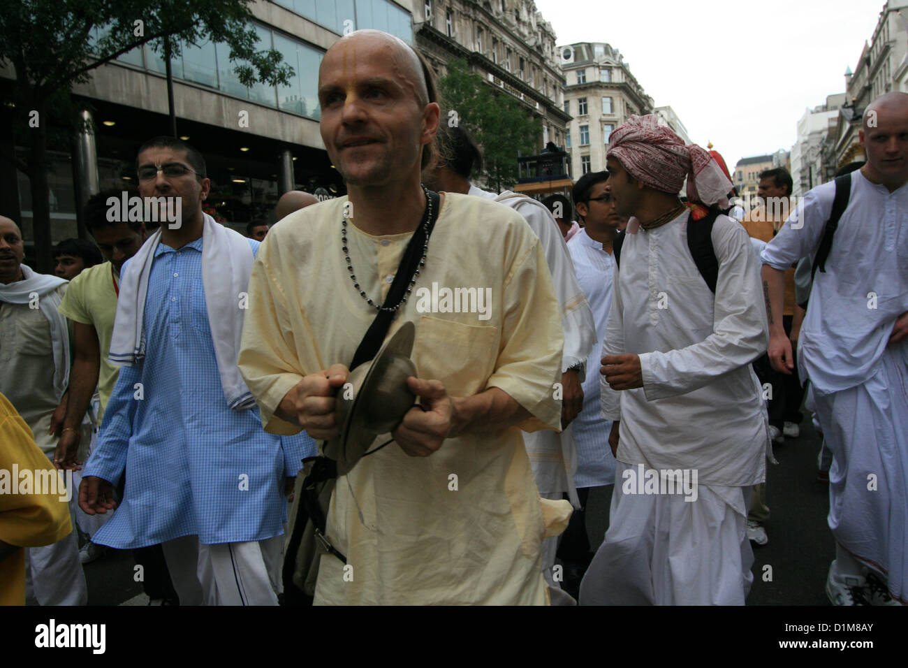 Hare Krishna devoti al Ratha Yatra Festival Chariot Foto Stock