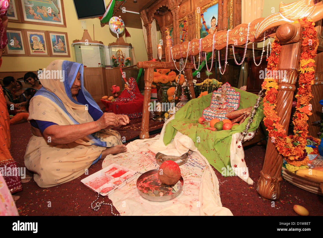 Celebrazione di Krishna Janmashtami nello Sri Kutch Satsang Swaminarayan Mandir, London, Regno Unito Foto Stock
