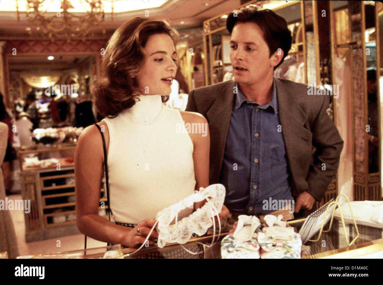 Ein Concierge Zum Verlieben amore o denaro Gabrielle Anwar, Michael J. Fox Doug irlandesi (Michael J. Fox) grosser Traum ist Foto Stock