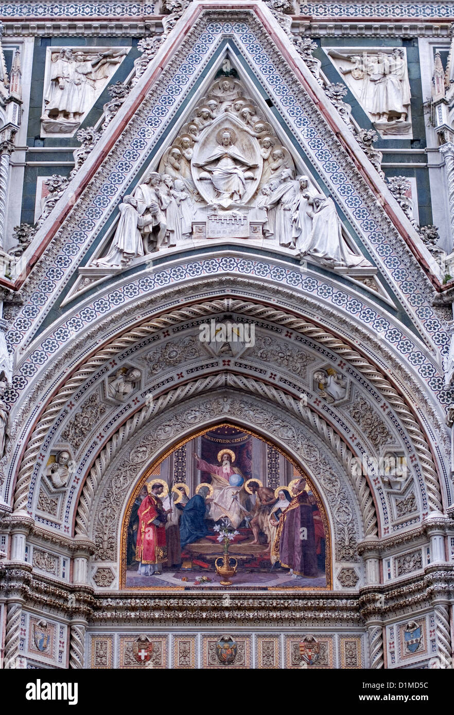 Ornato all'esterno della Basilica di Santa Maria del Fiore, Firenze (Firenze), Italia Foto Stock