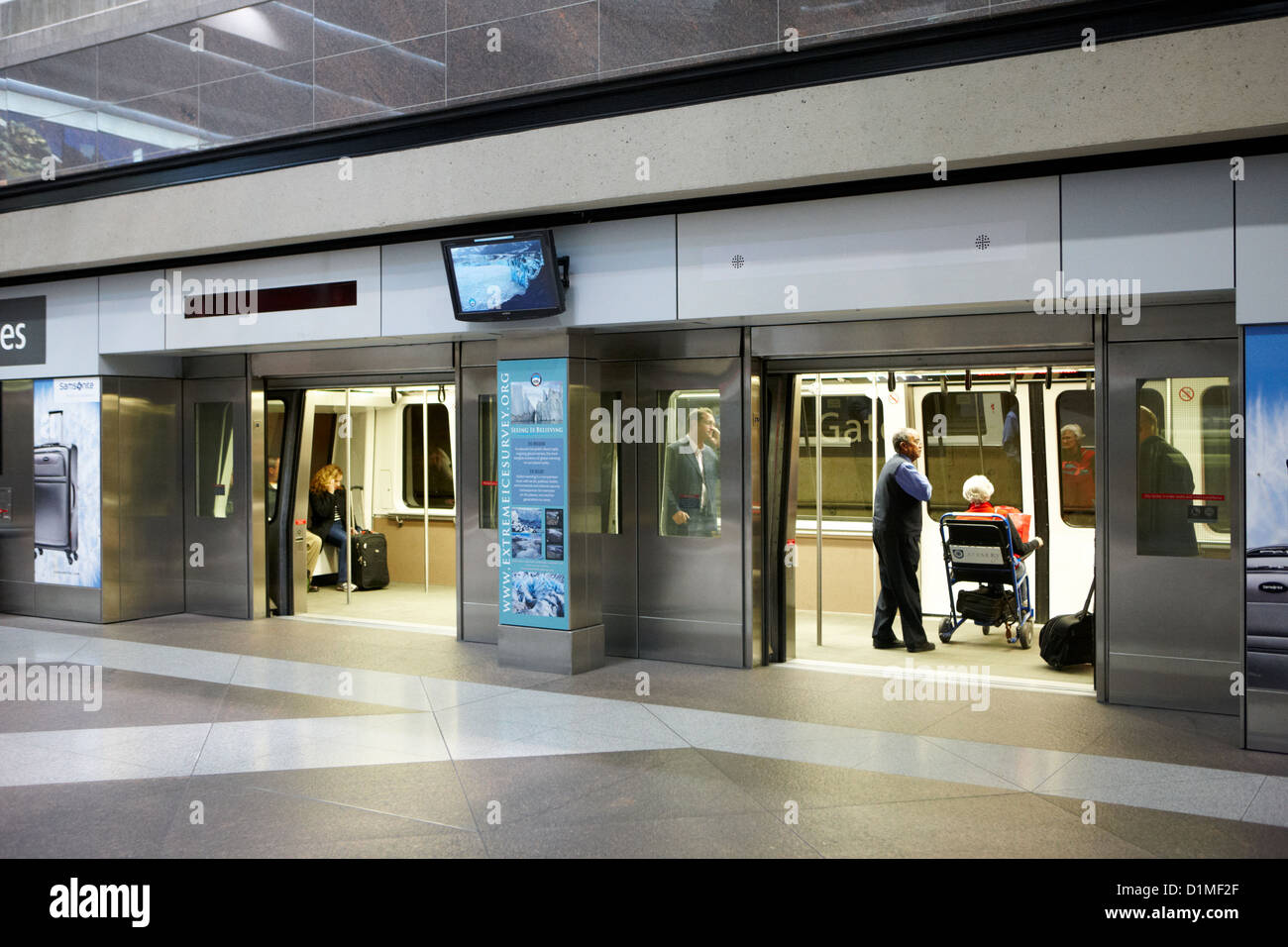 Guida automatizzata del sistema di transito presso l'Aeroporto Internazionale di Denver Colorado USA Foto Stock