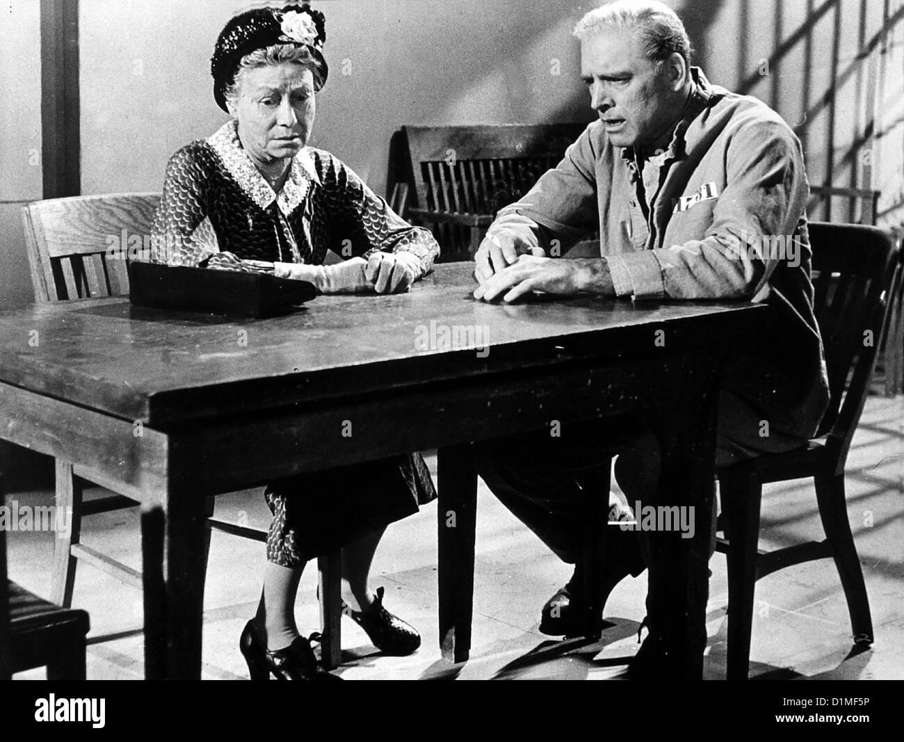 Der Gefangene Von Alcatraz Birdman Alcatraz Thelma Ritter, Burt Lancaster Elizabeth Stroud (Thelma Ritter) gelingt es, die Foto Stock