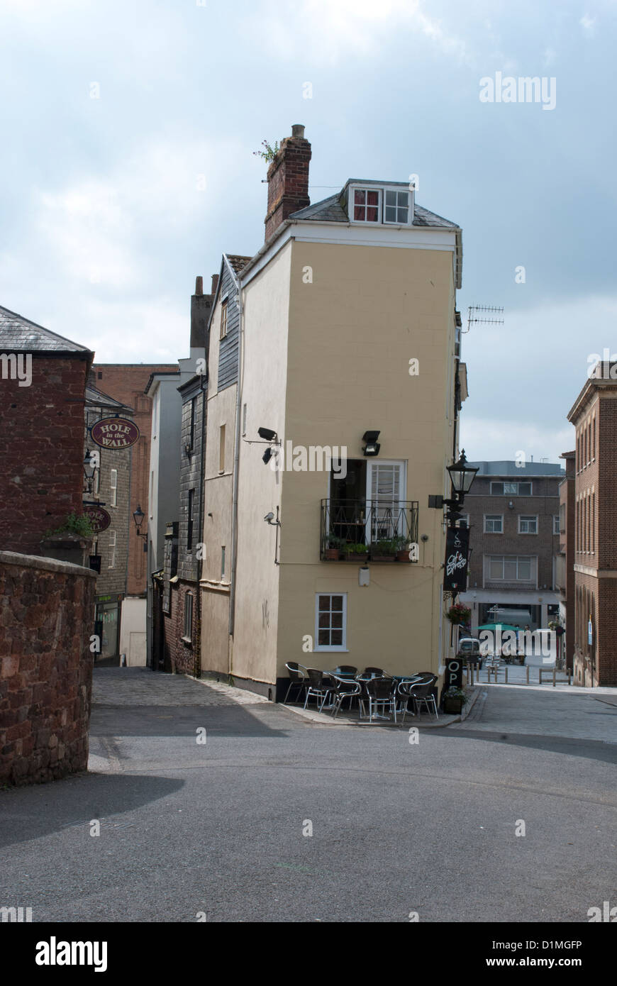 Exeter City strada laterale vicino al foro nella parete pub Foto Stock