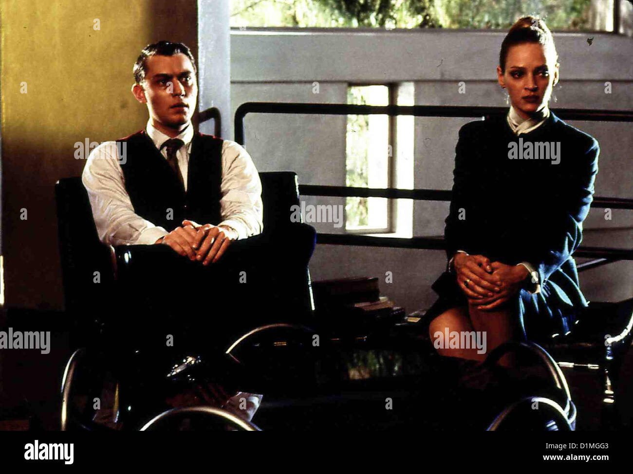 Gattaca Gattaca Eugene Morrow (Jude Law), Irene (Uma Thurman) *** Caption locale *** 1997 IFTN/Columbia TriStar Foto Stock