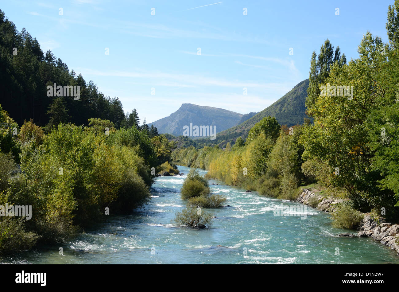 Paesaggio con le rapide sul fiume Verdon e Gola Verdon a Castellane Alpes-de-Haute-Provence Provenza Francia Foto Stock