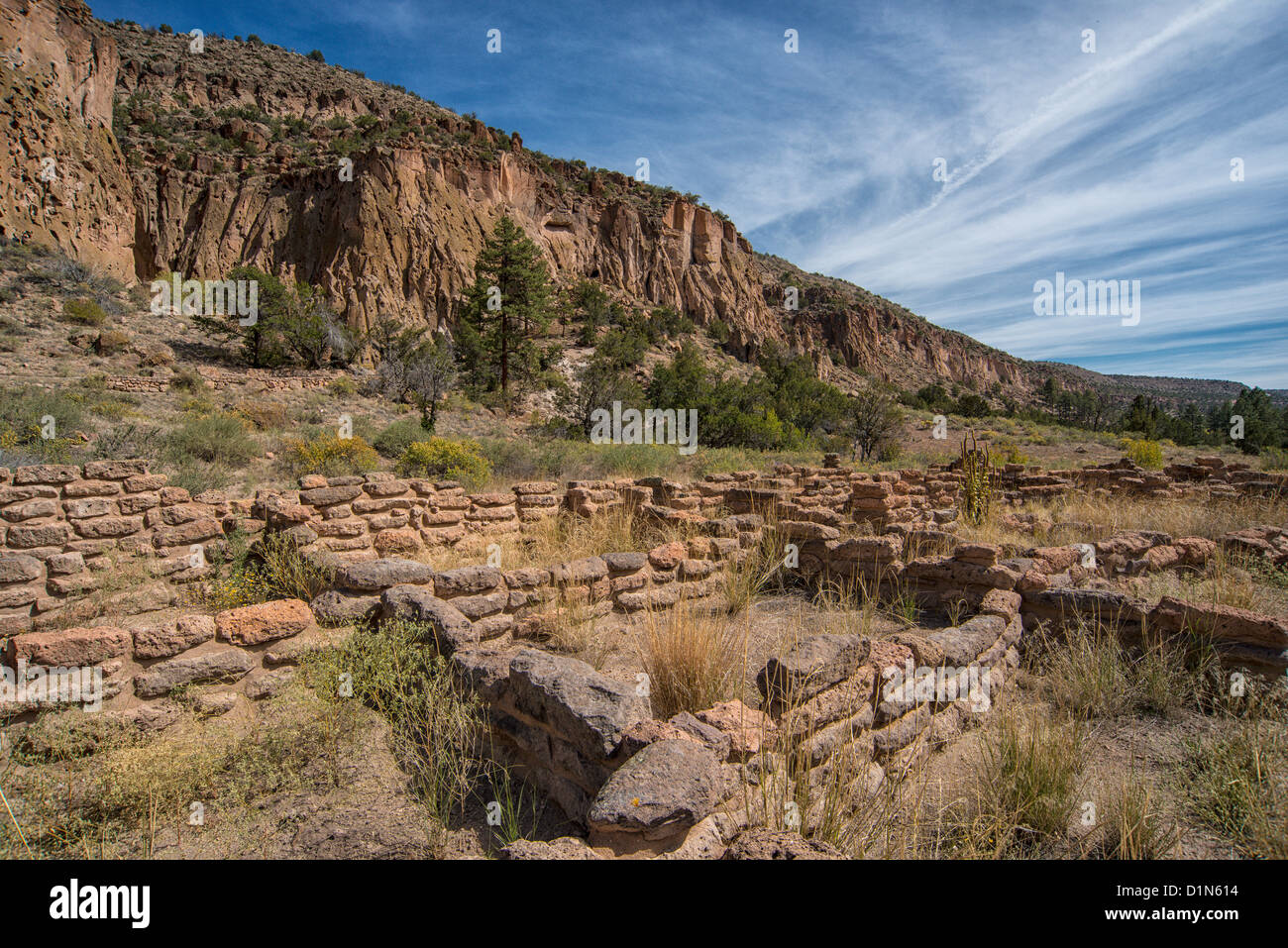 Abitazione le rovine di Bandelier National Monument, Nuovo Messico Foto Stock