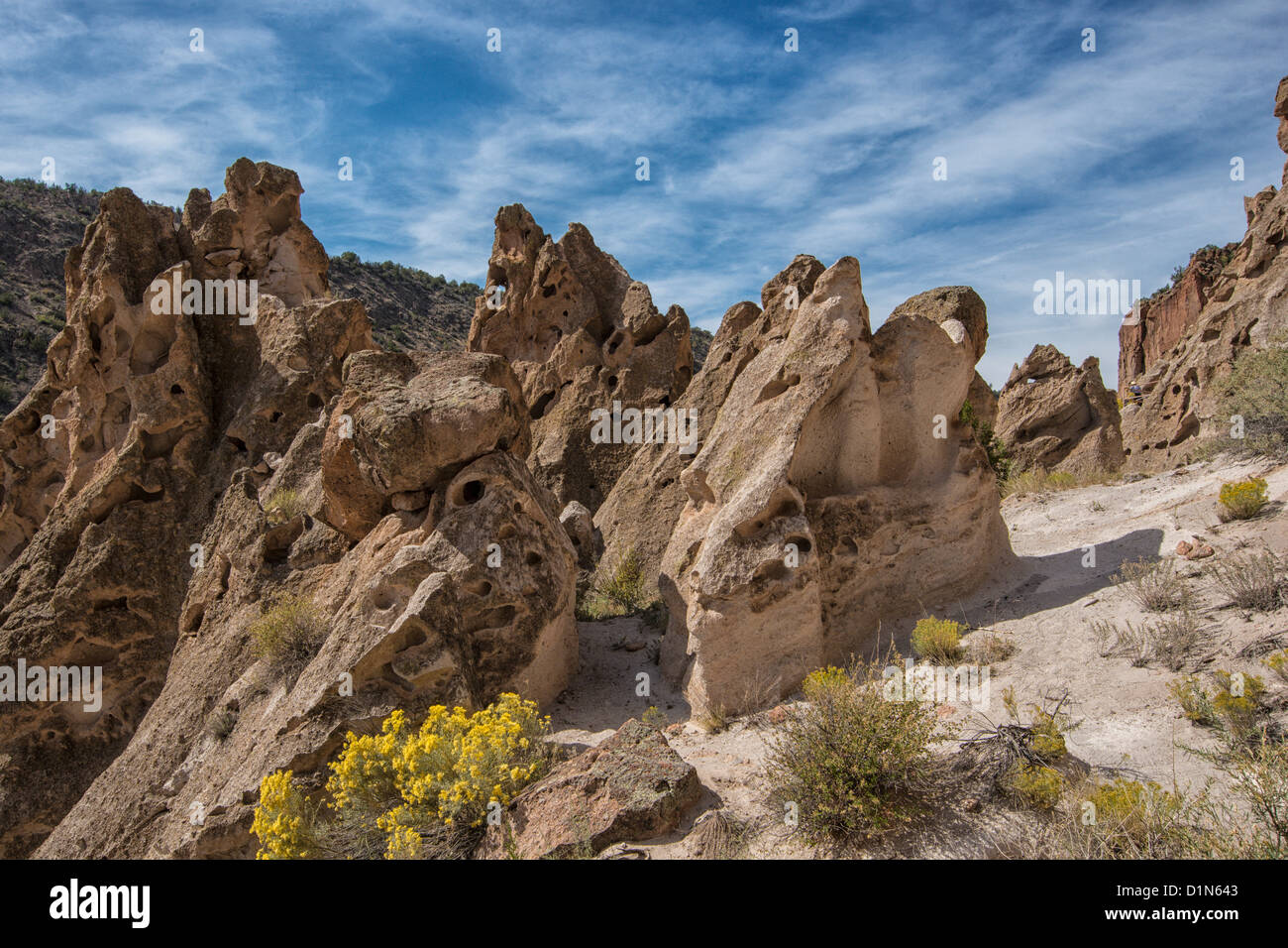 Il tufo naturale formazioni rocciose al Bandelier National Monument, Nuovo Messico Foto Stock