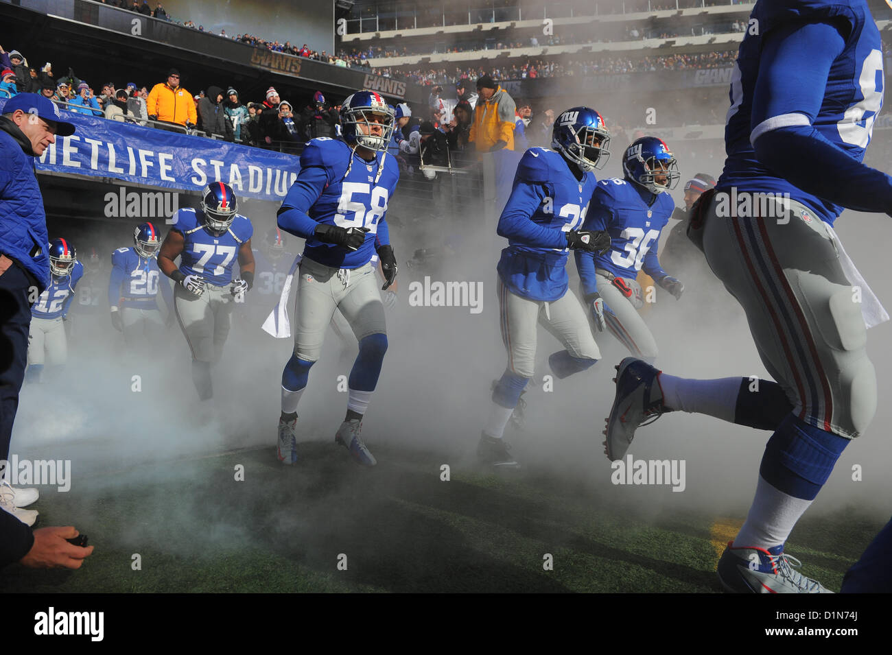 New Jersey, USA. 30 Dicembre 2012: New York Giants prende il campo durante una settimana 17 NFL match tra Philadelphia Eagles e New York Giants a MetLife Stadium di East Rutherford, New Jersey. Foto Stock