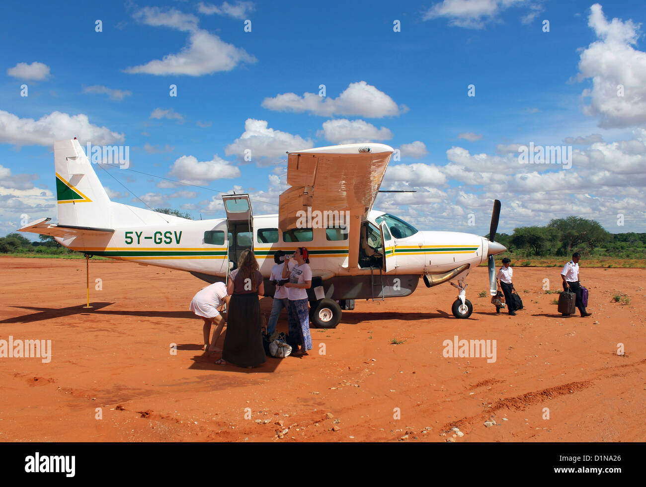 Privata piano turistico, Cessna 208, parco nazionale orientale di Tsavo, Kenya, Africa orientale Foto Stock