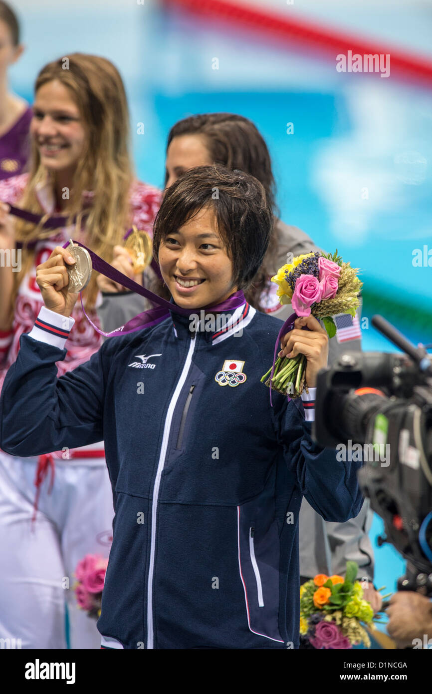 Satomi Suzuki (JPN) vincitore della medaglia d'argento nella donna 200 metri rana al 2012 Olimpiadi estive, Londra Foto Stock