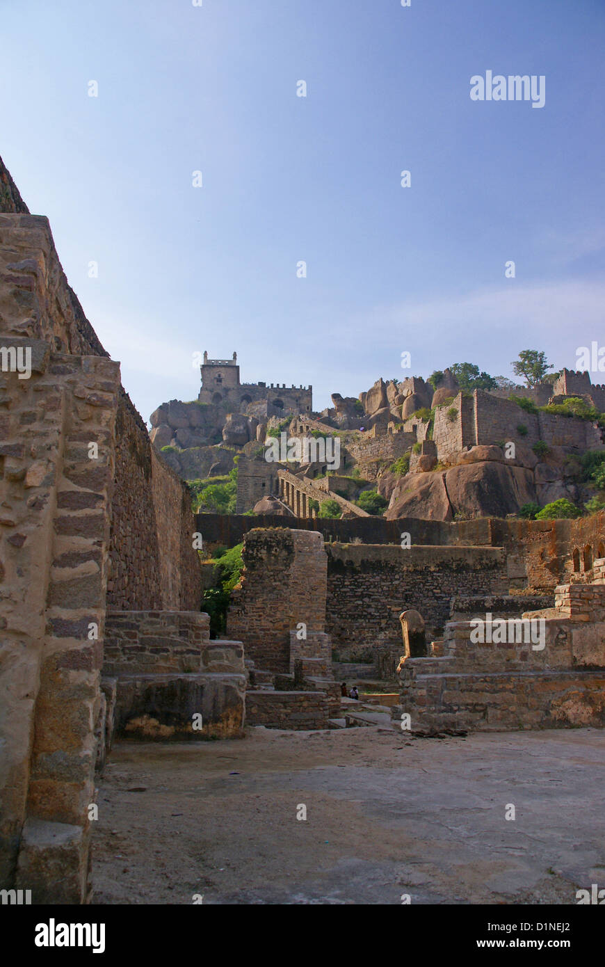 Massiccia cittadella rovine del Golconda Fort, Hyderabad, Andhra Pradesh, India, Asia Foto Stock
