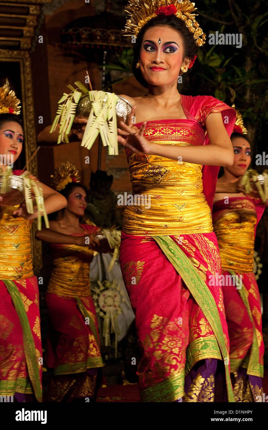 Uno spettacolo di danza Barong in un teatro all aperto in Ubud, Bali, Indonesia Foto Stock