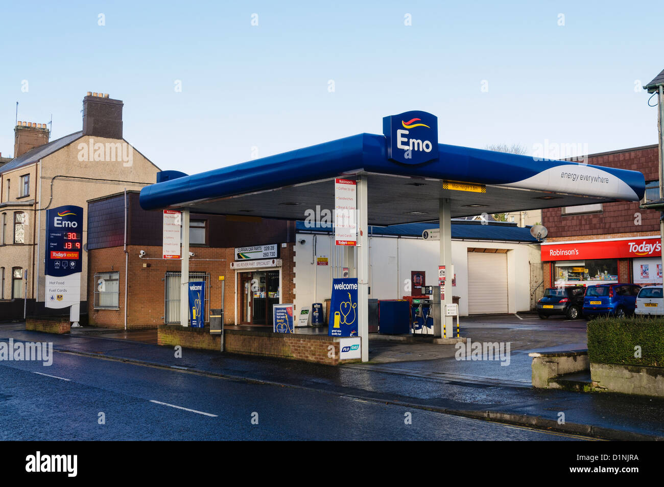 Emo stazione di riempimento, Larne, Irlanda del Nord Foto Stock