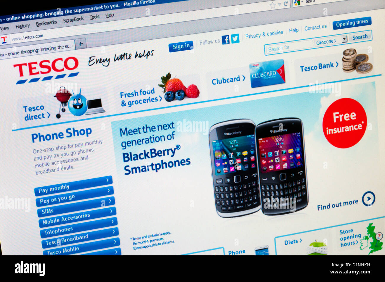 La Tesco sito web con gli smartphone BlackBerry. Foto Stock