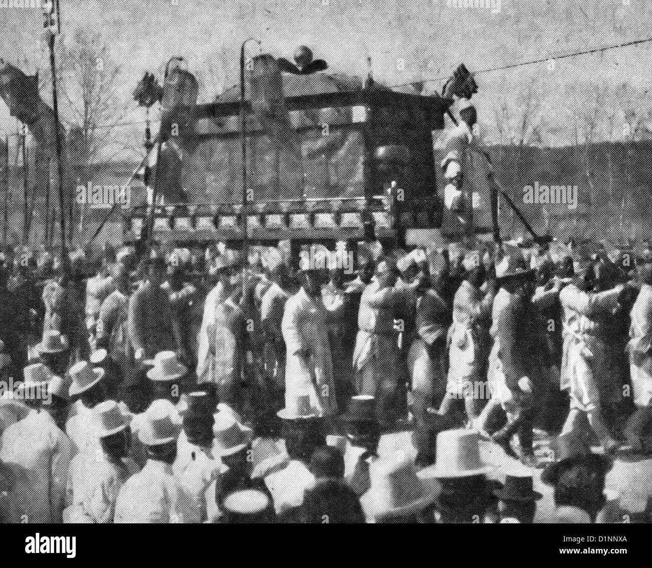 La bara contenente il cadavere di Imperatore Gojong dell'Impero coreano durante il suo funerale nel 1919 Foto Stock
