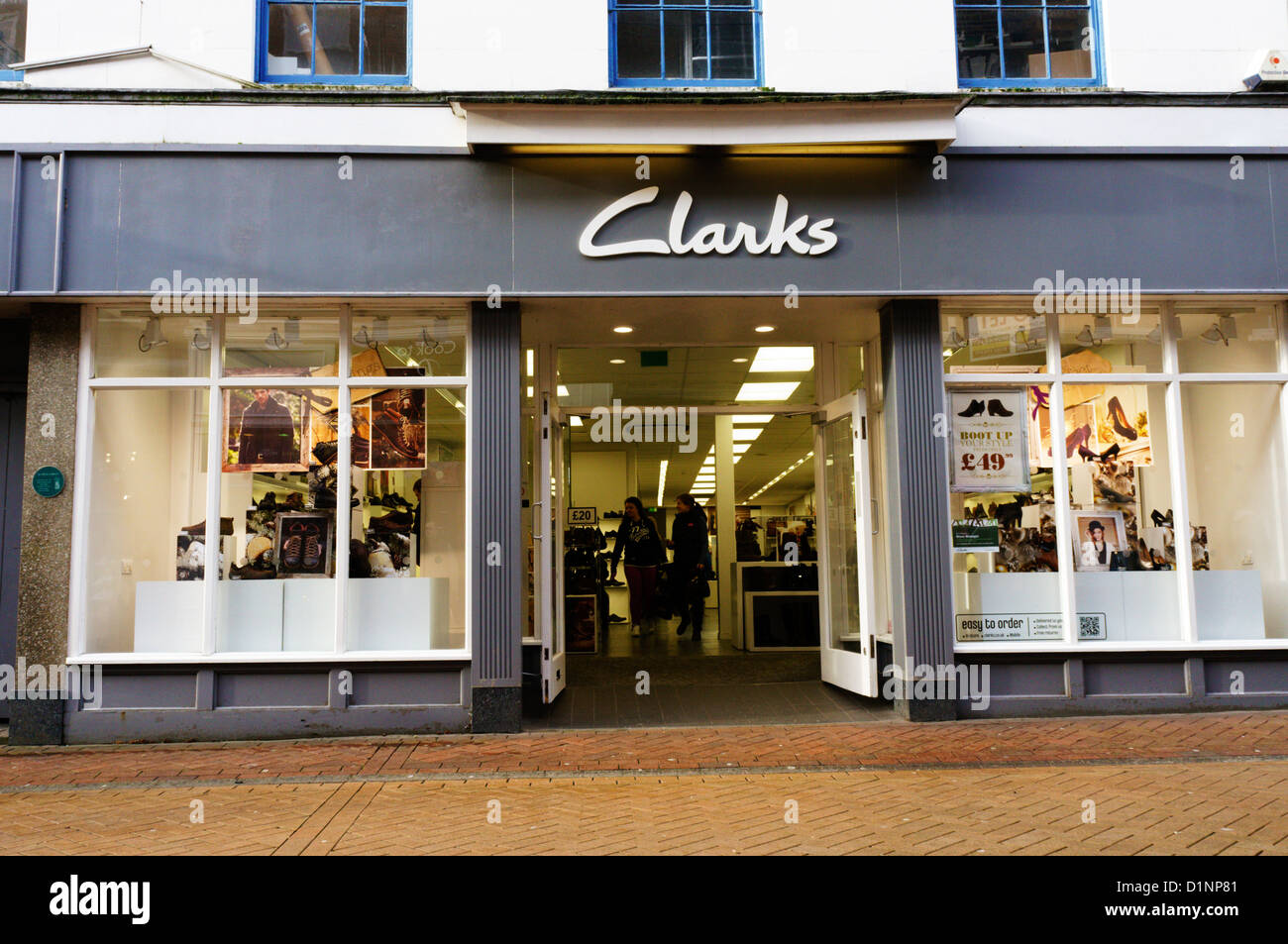Clarks negozio di calzature in King's Lynn High Street. Foto Stock
