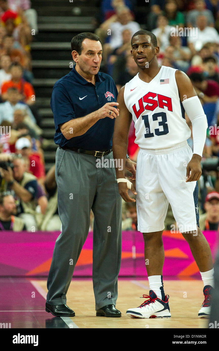 Chris Paul (USA) con allenatore Mike Krzyzewski durante la medaglia d oro di pallacanestro degli uomini di gioco presso le Olimpiadi estive di Londra, 2012 Foto Stock