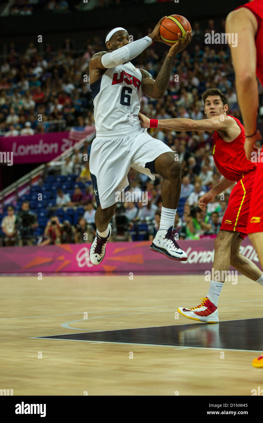 Lebron James (USA) concorrenti in la medaglia d oro di pallacanestro degli uomini di gioco presso le Olimpiadi estive di Londra, 2012 Foto Stock