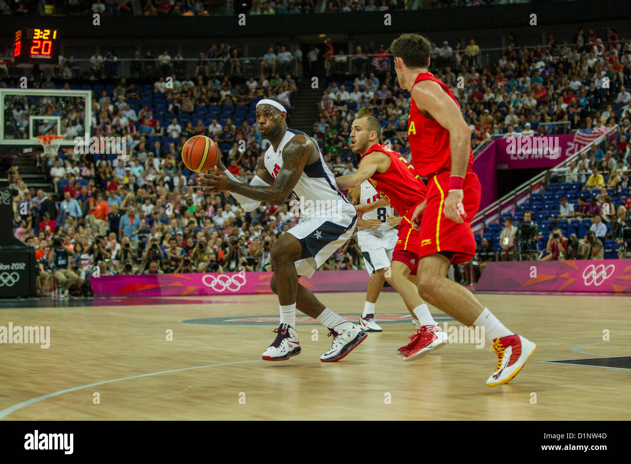 Lebron James (USA) concorrenti in la medaglia d oro di pallacanestro degli uomini di gioco presso le Olimpiadi estive di Londra, 2012 Foto Stock