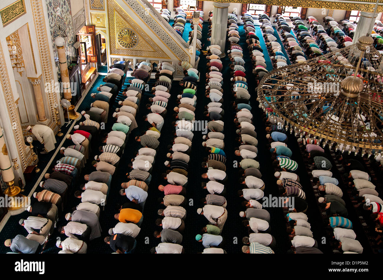 Venerdì islamico preghiera moschea Tunahan İstanbul Turchia Foto Stock