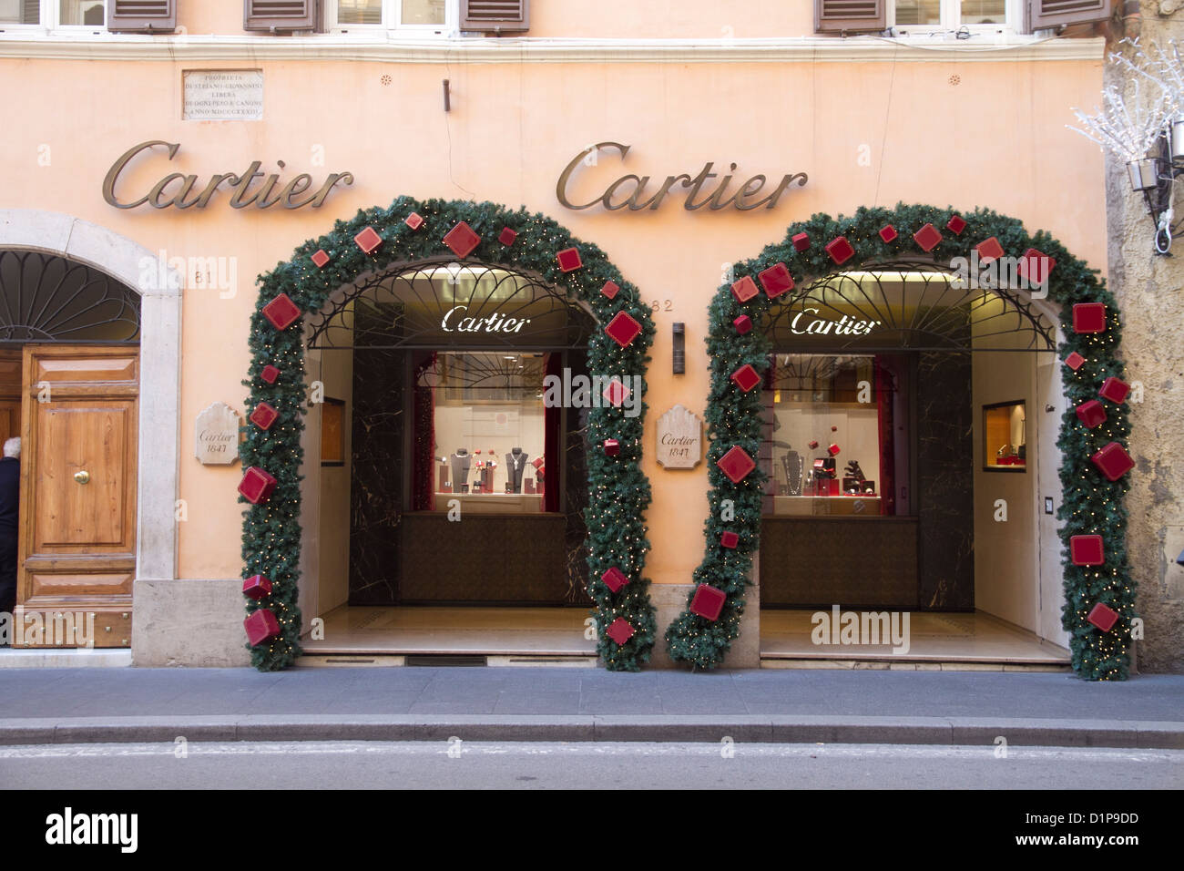 Cartier store gioielli Via Condotti Roma Italia carrello Foto stock - Alamy