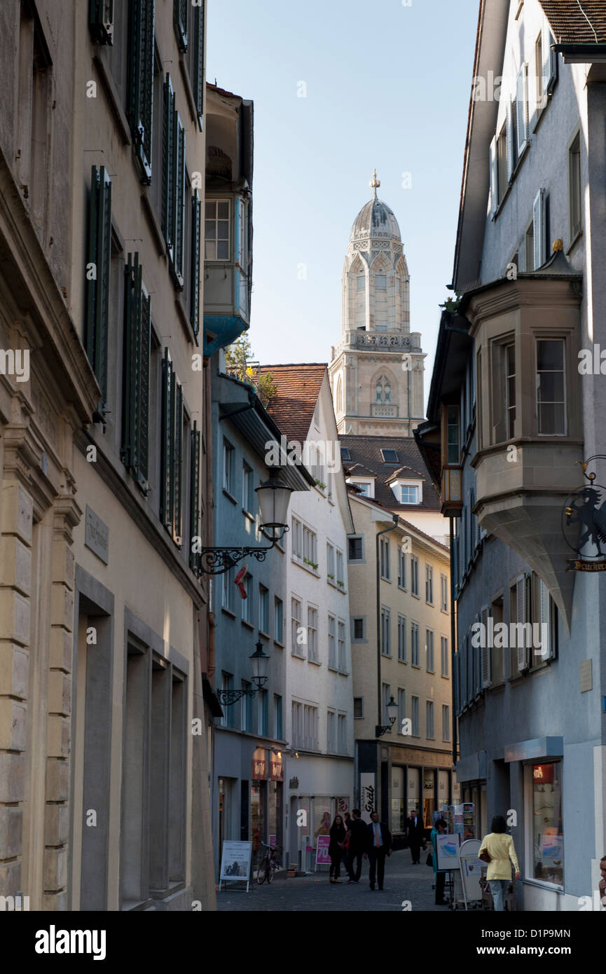 Strada stretta vista, District 1, Zurigo, Svizzera Foto Stock
