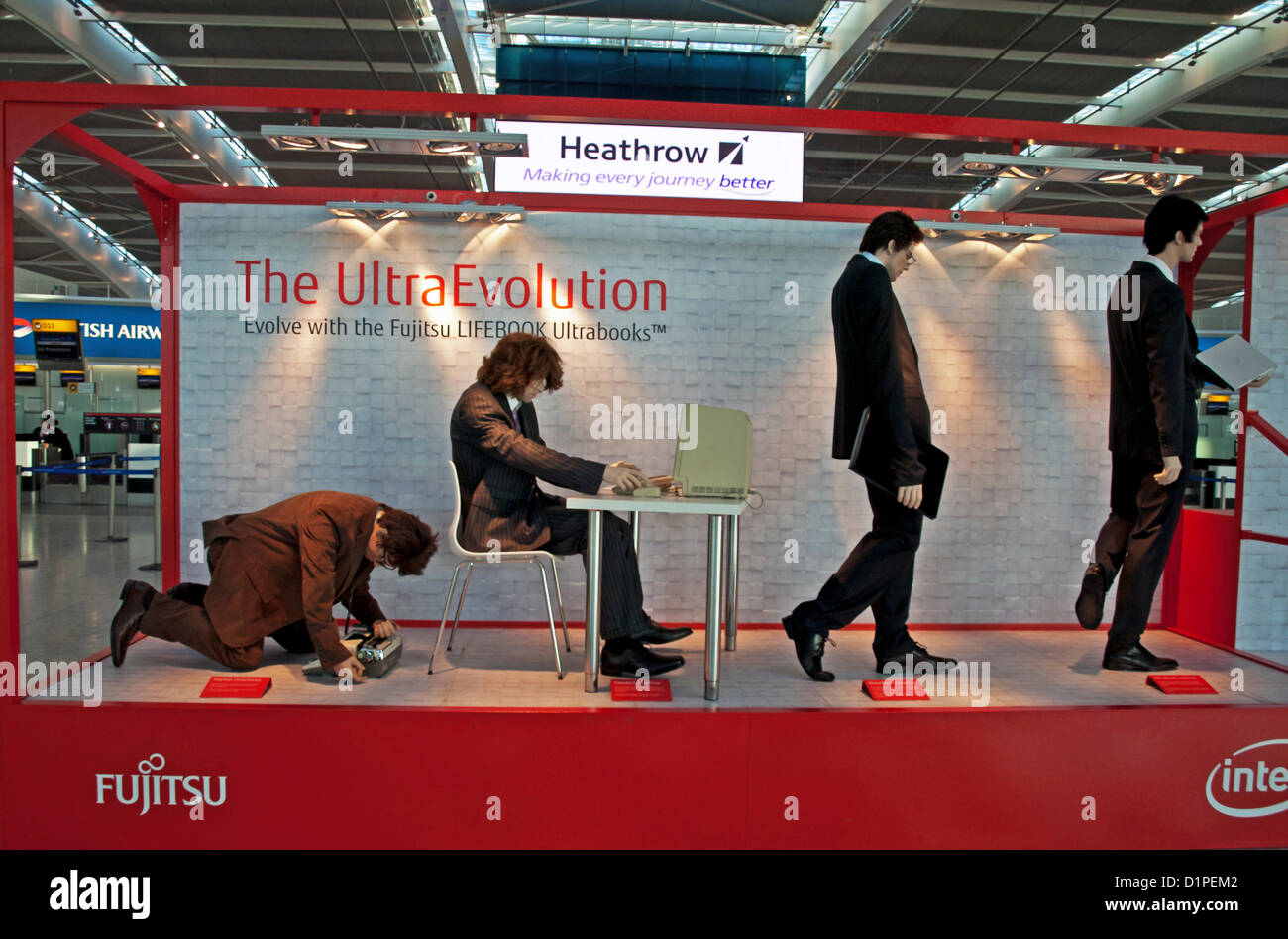 Fujitsu scultura all aeroporto di Heathrow Terminal 5, Hillingdon, London, England, Regno Unito Foto Stock