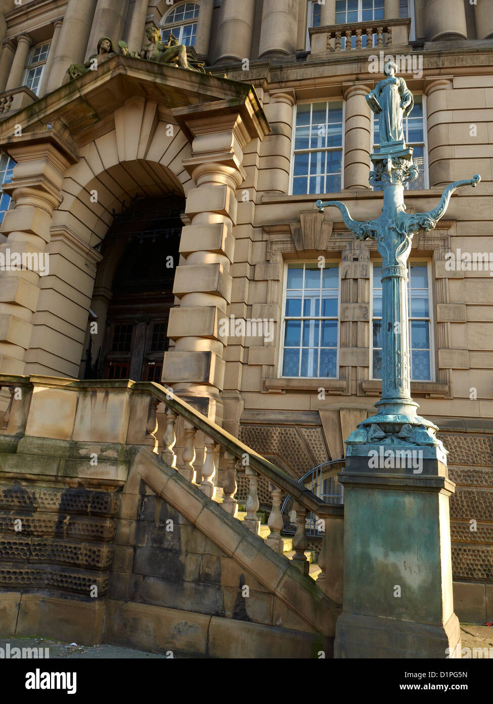 Lampada posta al di fuori del museo del mondo interno sul Byron Street in Liverpool Regno Unito Foto Stock