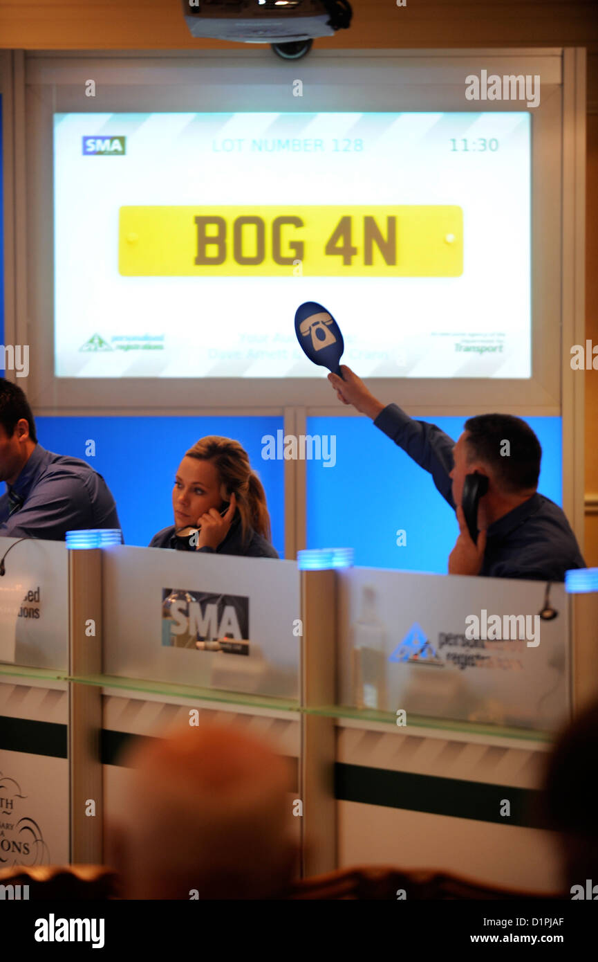 La DVLA asta delle registrazioni personalizzate al Dormy House Hotel vicino a Broadway, Worcestershire Foto Stock