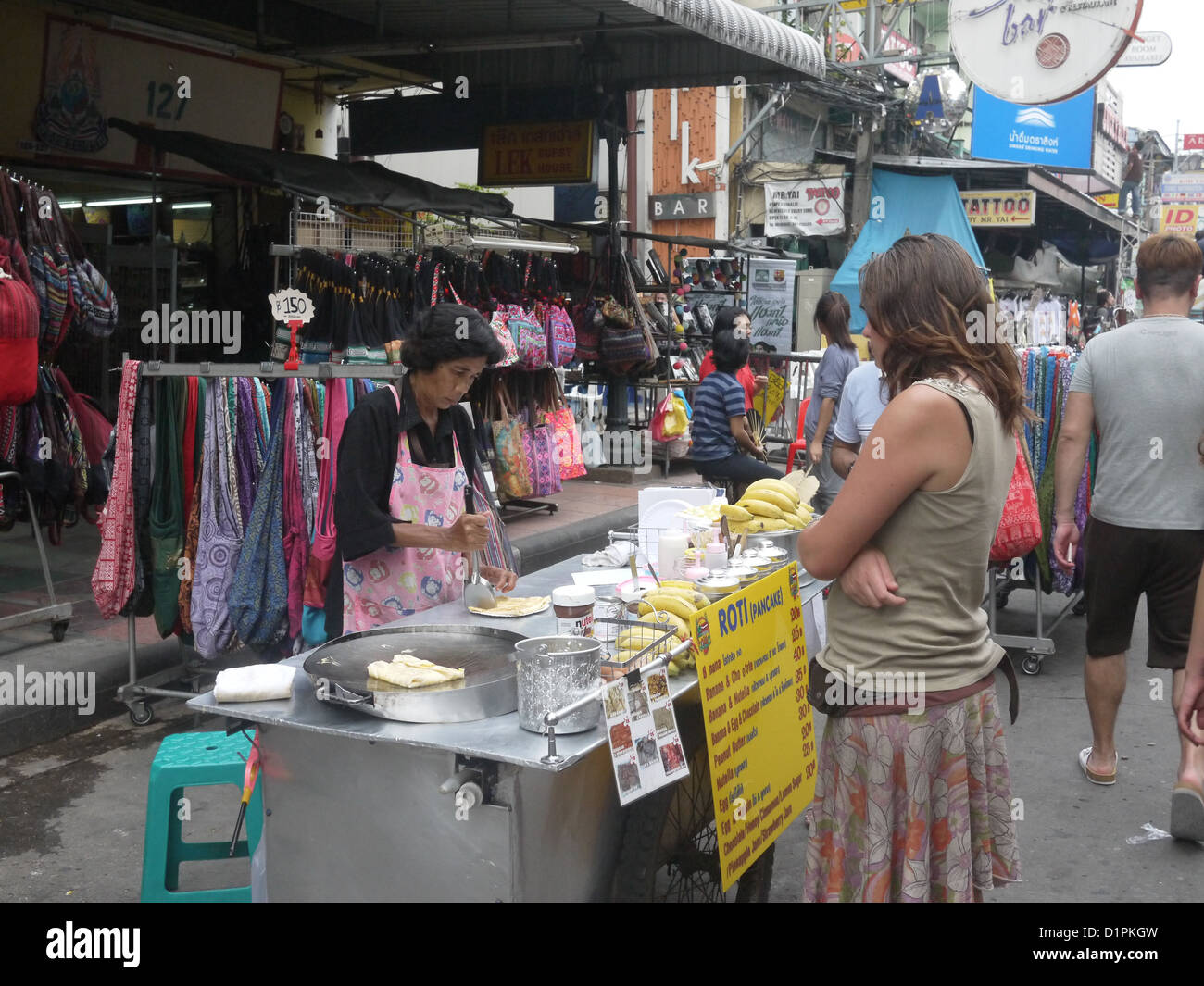 Khao San Road street food vendor Foto Stock