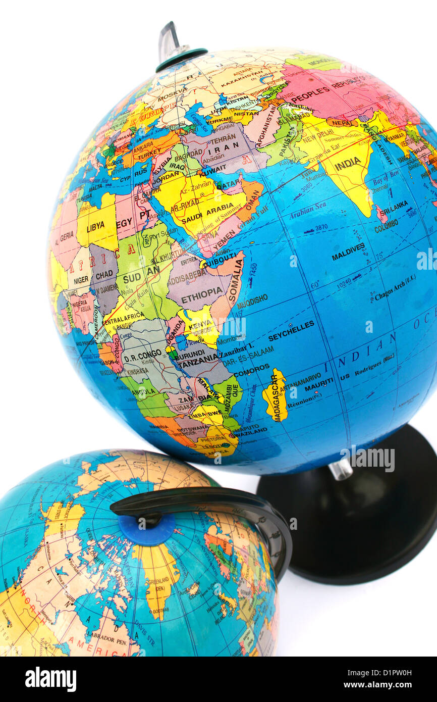 Due globi isolati su sfondo bianco. Foto Stock