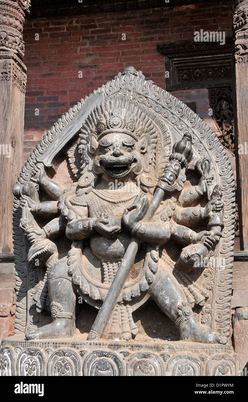 Scultura, tempio di Nyatapola, il tempio dei cinque tetti, piazza Taumdhadi Tole, Bhaktapu, r Nepal Foto Stock