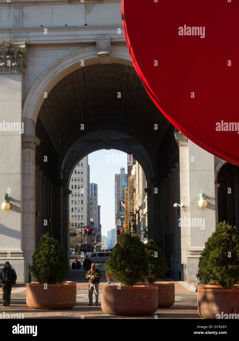 5 in 1, Outdoor astratta Arte Scultura, uno di polizia Plaza, NYC Foto Stock