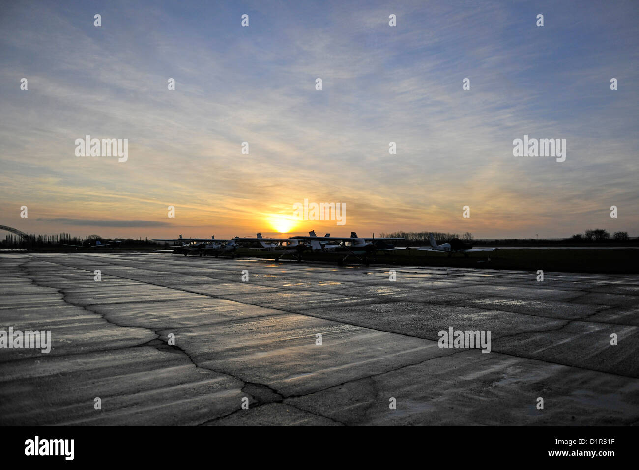 Aeroporto di Conington Peterborough all'alba Foto Stock