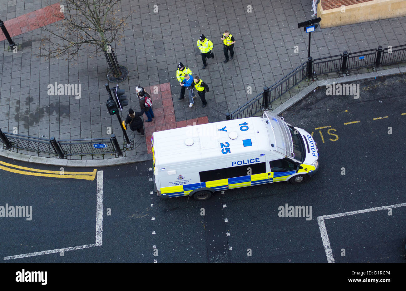 Un uomo è stato arrestato e ha portato a una polizia van dalla polizia di Northumberland. Foto Stock