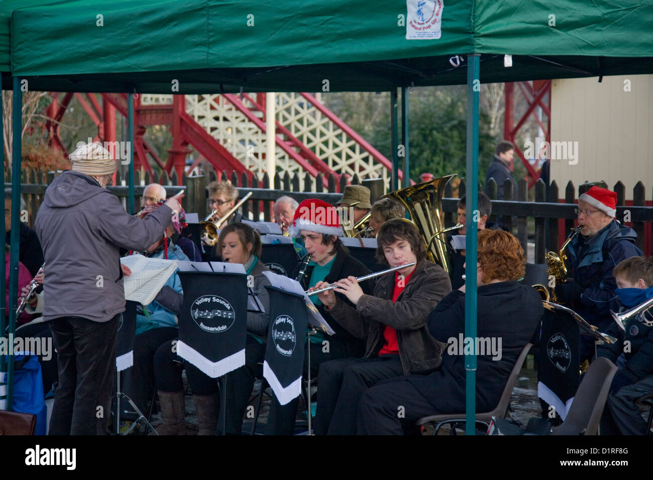 Inglese brass band suonare a tempo di natale,ramsbottom, Lancashire, Inghilterra Foto Stock