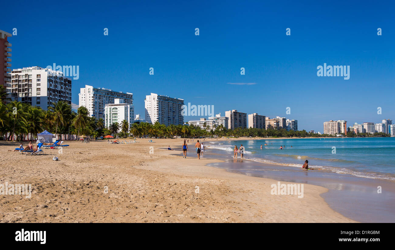 SAN JUAN, PUERTO RICO - Isla Verde Beach resort area. Foto Stock