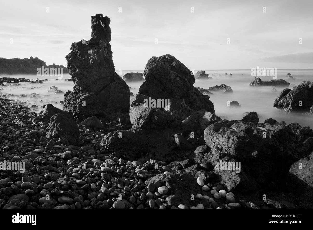 Costa Salinas rocce all'alba, una lunga esposizione con 10 arrestare il filtro ND, Tenerife, Isole Canarie, Spagna Vedi anche D1RTXF Foto Stock