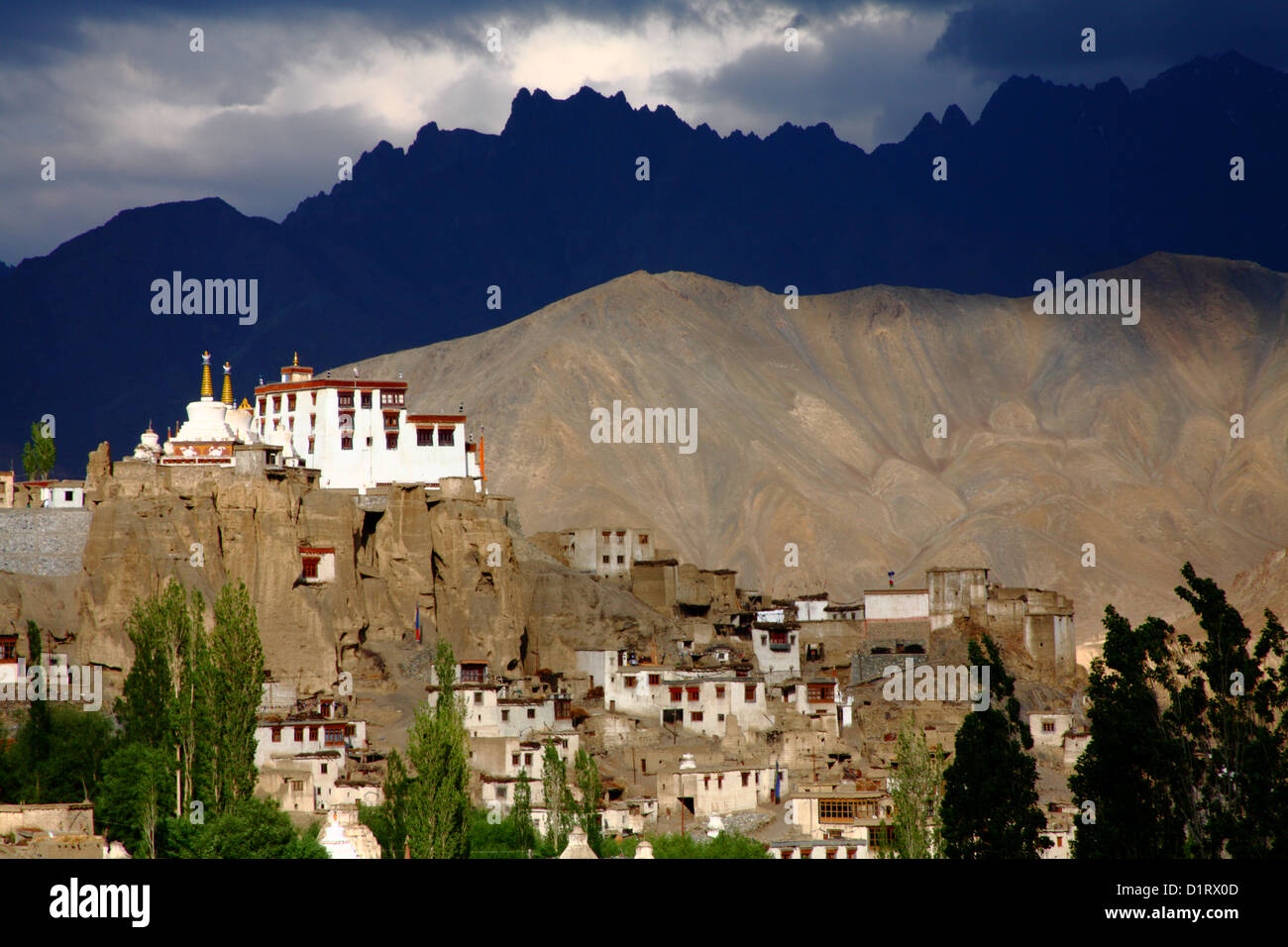 Calore rosso setta il monastero di Lamayuru Ladakh,Jammu e Kashmir Stato Foto Stock